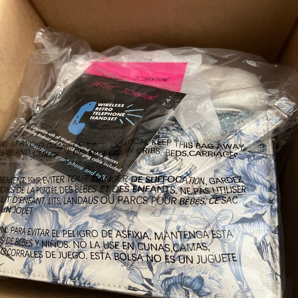 NWT: Betsey Johnson KITSCH PEARL TOILE PHONE BAG BLUE/MULTI